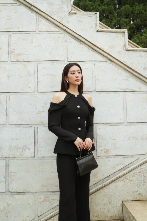 Sixdo Black Woven Blouse